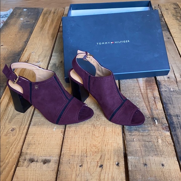 NWB Tommy Hilfiger Relita 2 Burgundy Slingbacks Peep Toe Heeled Shoes - Picture 2 of 11